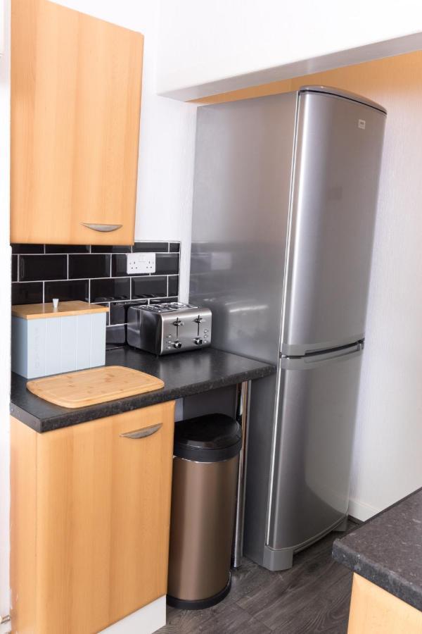Entire House - 2 Bedroom - 3 Bed - Free Wifi - Tv Clayton-le-Moors Esterno foto