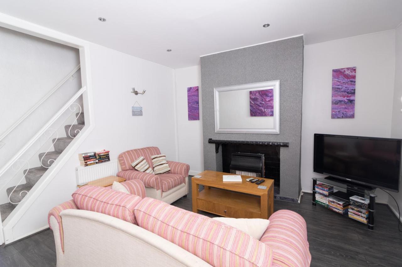 Entire House - 2 Bedroom - 3 Bed - Free Wifi - Tv Clayton-le-Moors Esterno foto